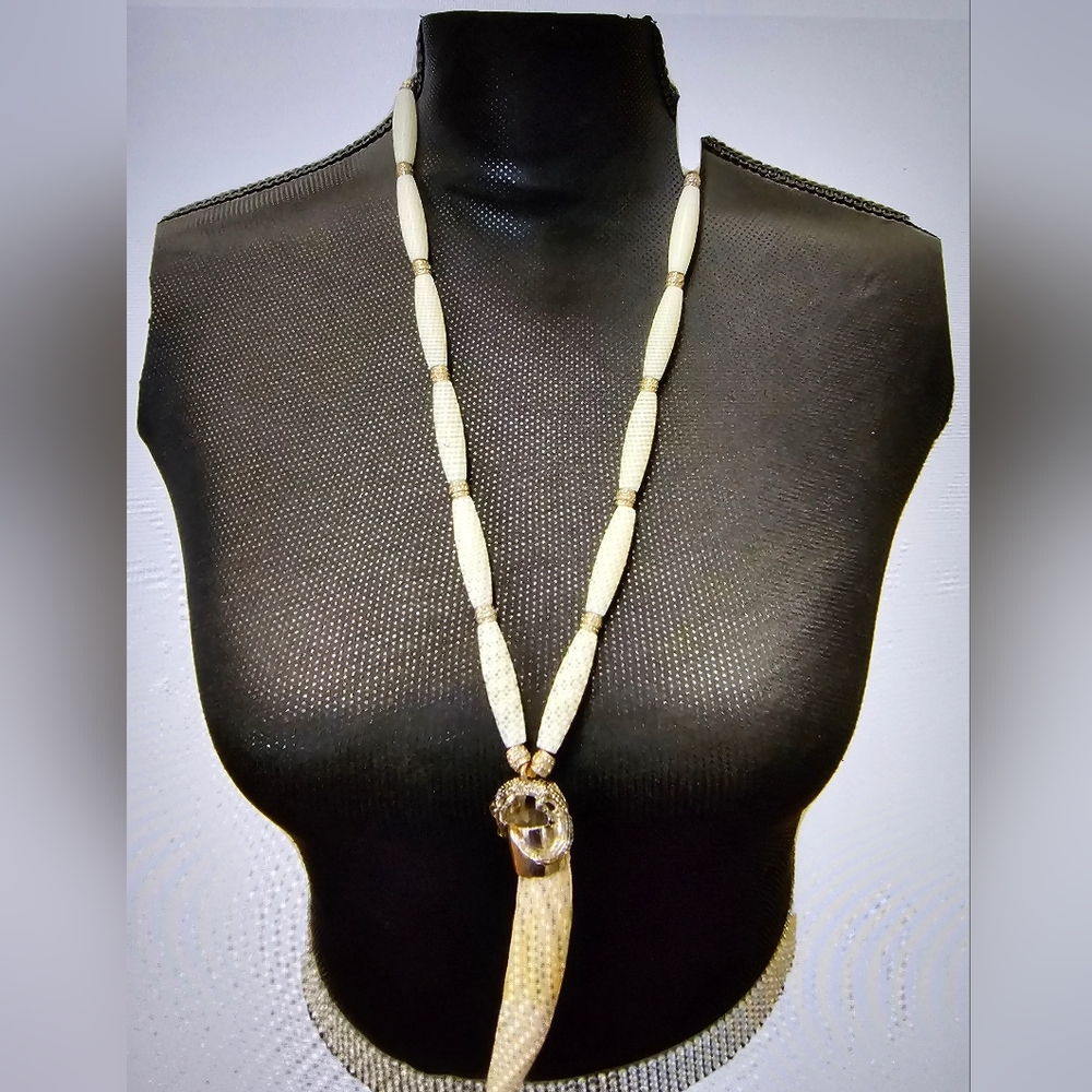 Handmade Bone plastic Beads with Horn Pendant 28” Silver Tone Beads